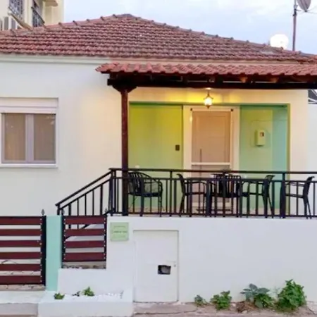 Laskarina * סקאלה סוטירוס